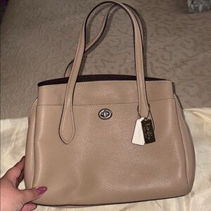 Like New Coach Lora Carryall